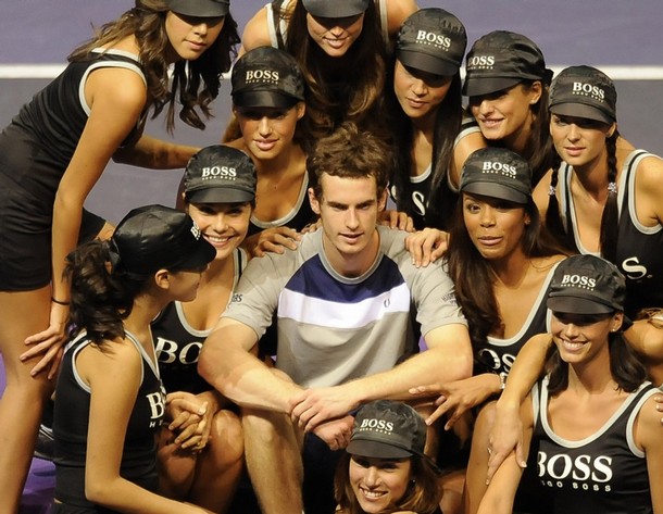 Andrew Murray with ball girls in madrid.jpg