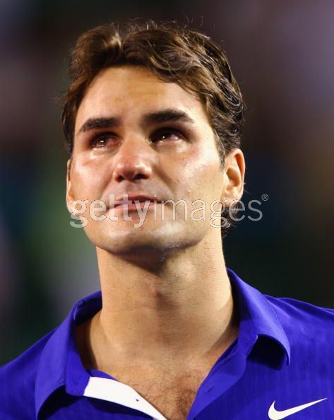 Roger Federer shows his emotion of the 2009 Australian Open.bmp