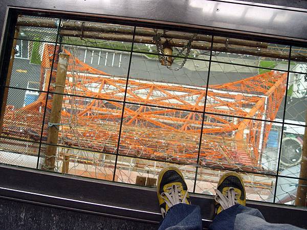 東京鐵塔上的透明地板