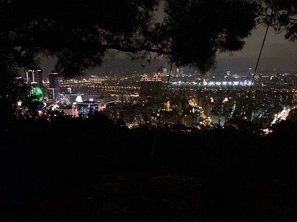 台北內湖景點 劍南山夜景 我可能不會愛你 美麗華 約會勝地 旅行 履行生活的缺口 痞客邦