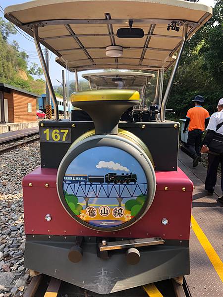 舊山線鐵道自行車,勝興車站,龍騰斷橋,鯉魚潭水庫,享沐時光莊園度假酒店,金榜麵館,范家宴,苗栗,三義鄉,苗栗一日遊,懶人
