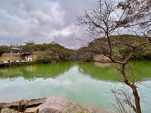 【基隆掀風潮旅遊】情人湖公園、湖海灣、和平島地質公園、諸聖教