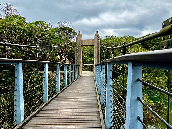 【基隆掀風潮旅遊】情人湖公園、湖海灣、和平島地質公園、諸聖教