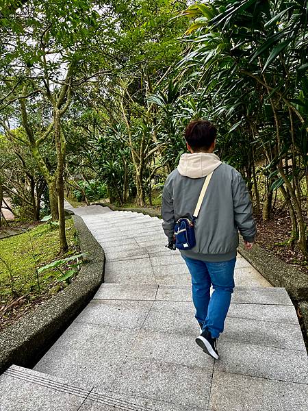 【基隆掀風潮旅遊】情人湖公園、湖海灣、和平島地質公園、諸聖教