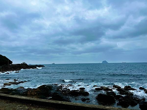 【基隆掀風潮旅遊】情人湖公園、湖海灣、和平島地質公園、諸聖教