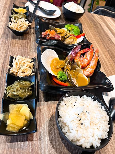 【基隆掀風潮旅遊】情人湖公園、湖海灣、和平島地質公園、諸聖教