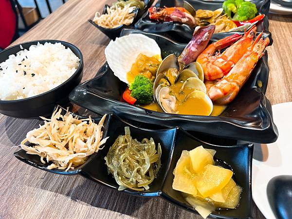 【基隆掀風潮旅遊】情人湖公園、湖海灣、和平島地質公園、諸聖教 【基隆掀風潮旅遊】情人湖公園、湖海灣、和平島地質公園、諸聖教