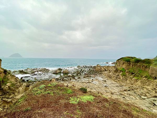 【基隆掀風潮旅遊】情人湖公園、湖海灣、和平島地質公園、諸聖教