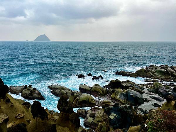 【基隆掀風潮旅遊】情人湖公園、湖海灣、和平島地質公園、諸聖教