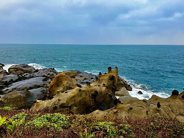 【基隆掀風潮旅遊】情人湖公園、湖海灣、和平島地質公園、諸聖教