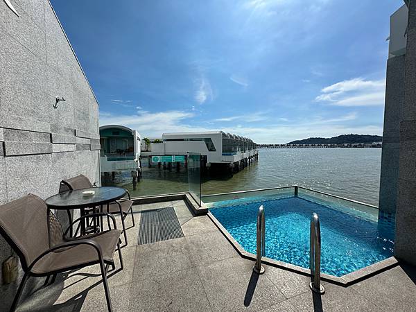 【馬來西亞住宿】大紅花渡假村 一房一泳池奢華海上villa 