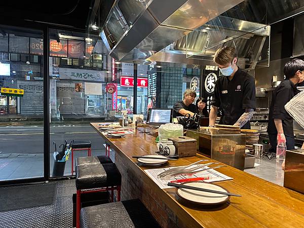 【新北中和燒肉】米炭火燒肉小酒館(中和店)-燒肉、串燒一次滿