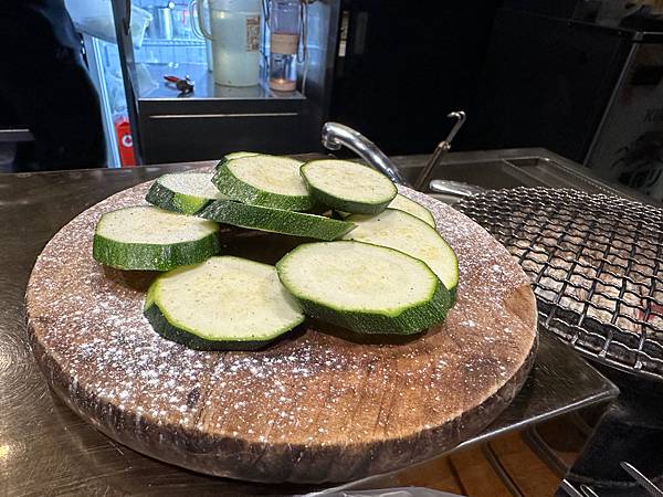 【新北中和燒肉】米炭火燒肉小酒館(中和店)-燒肉、串燒一次滿