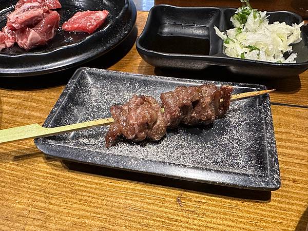 【新北中和燒肉】米炭火燒肉小酒館(中和店)-燒肉、串燒一次滿