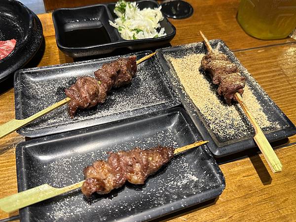 【新北中和燒肉】米炭火燒肉小酒館(中和店)-燒肉、串燒一次滿
