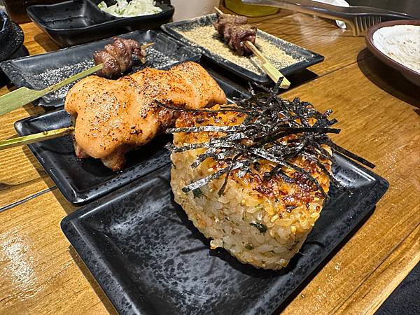 【新北中和燒肉】米炭火燒肉小酒館(中和店)-燒肉、串燒一次滿