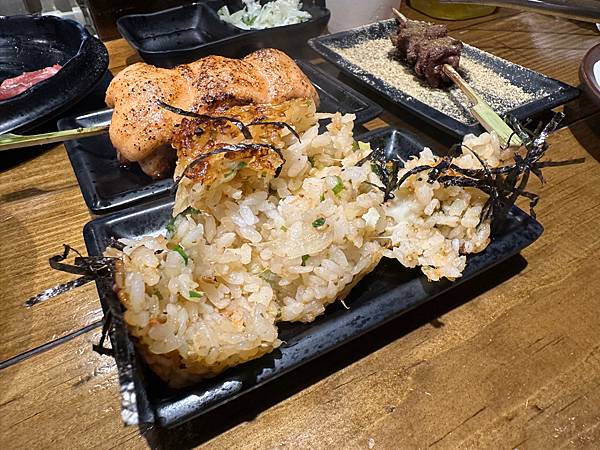 【新北中和燒肉】米炭火燒肉小酒館(中和店)-燒肉、串燒一次滿