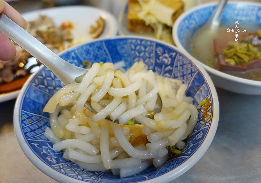 基隆美食，阿惜仔古早味米粉湯，老司機帶路基隆在地台式早餐，仁