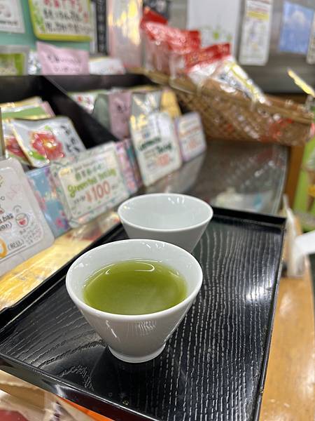 東京自由行，上野阿美橫丁，探索美食和購物的樂趣 。