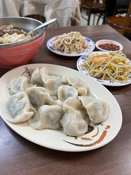 台北市萬華區美食，西門町老山東牛肉麵，自製麵條，樸實老台北味