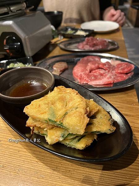 大阪燒肉吃到飽 力丸南海難波店，厚切牛舌、大啖橫膈膜，難波食