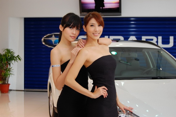 2009_tas_subaru_sg_preview_09.jpg