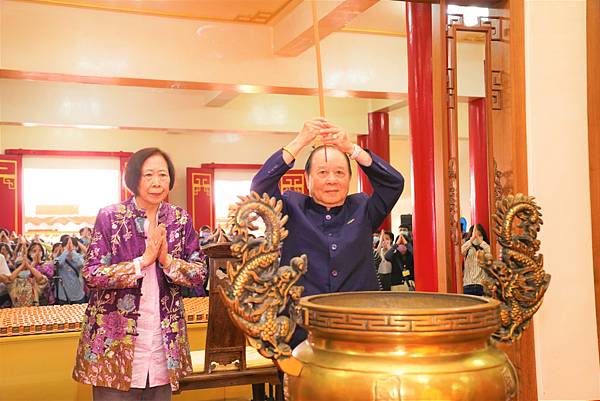 4.師父供大香.JPG 4.師父供大香.JPG