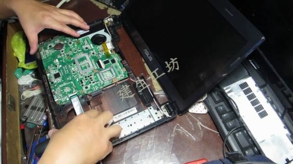 ASUS 華碩 A43S i3-2310M 筆電 拆機練習 初學者篇 影片過程 Part 1。.mp4_000194194.jpg
