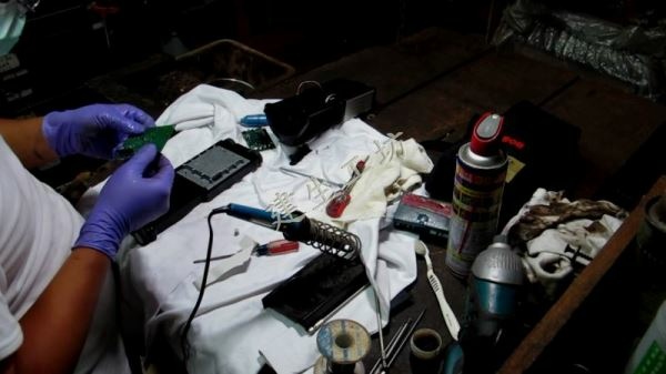 德國 BOSCH 博士 牆體管路探測儀 D-TECT 100 全機拆解清洗 抱怨文 慎入 影片過程 Part 1。.mp4_000597597.jpg
