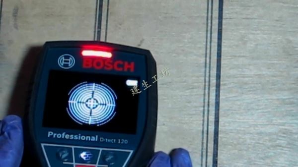 BOSCH 博士 牆體管路探測儀 D-TECT 100 暨 120 簡易說明教學 影片過程 Part 1。.mp4_000912444.jpg