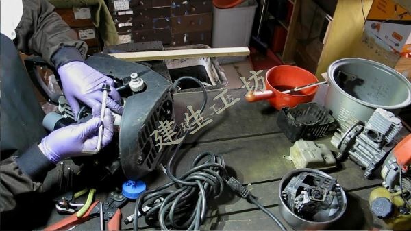 STIHL RE 105K 高壓清洗機 啟動電容更換 Part 1。[(009205)2018-01-29-21-09-56].JPG
