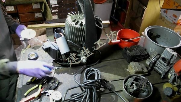 STIHL RE 105K 高壓清洗機 啟動電容更換 Part 1。[(006930)2018-01-29-21-09-47].JPG