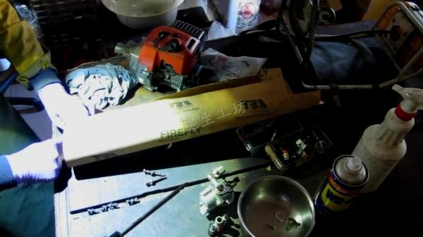 Mitsubishi 三菱 TU 33 背負式 割草機 拆解暨零件檢視篇 Part 3。.mp4_000071237