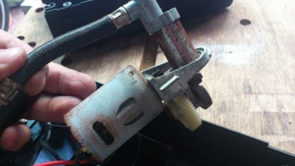 個人簡易工程-第34篇- 汽車型 打氣機 維修保養 -製作紀