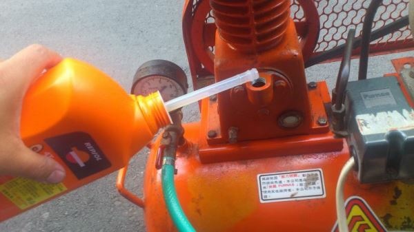 個人簡易工程-第27篇- 皮帶式 空壓機 換油保養 -製作紀