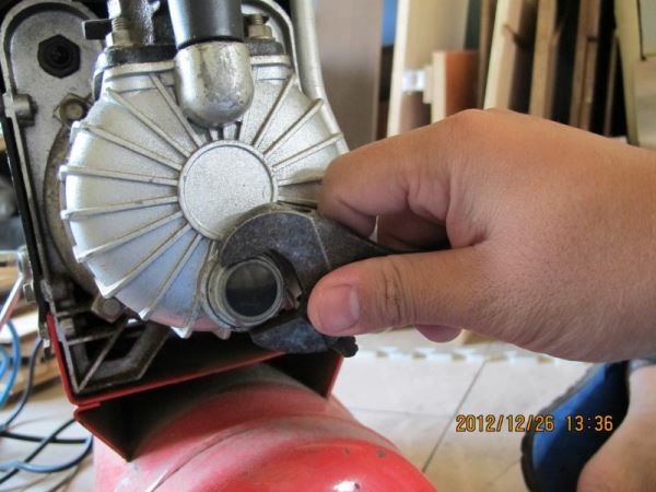 個人簡易工程-第26篇- 空壓機 換油保養 -製作紀錄