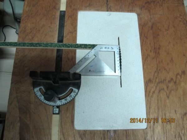 個人簡易工程-第50篇- 桌上型 輕便型 小型推鋸台 -製作