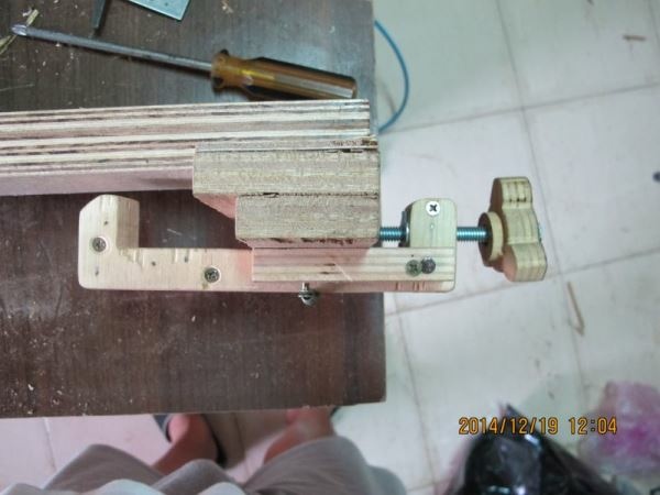 個人簡易工程-第50篇- 桌上型 輕便型 小型推鋸台 -製作