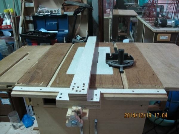 個人簡易工程-第50篇- 桌上型 輕便型 小型推鋸台 -製作