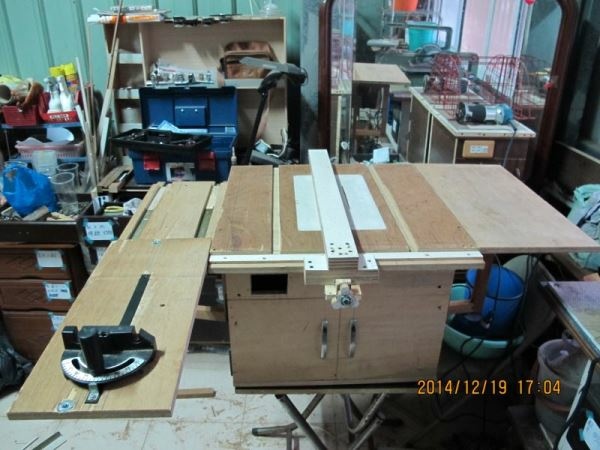 個人簡易工程-第50篇- 桌上型 輕便型 小型推鋸台 -製作