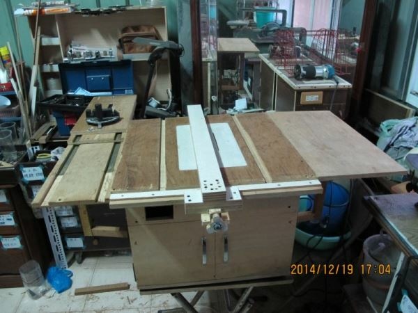 個人簡易工程-第50篇- 桌上型 輕便型 小型推鋸台 -製作