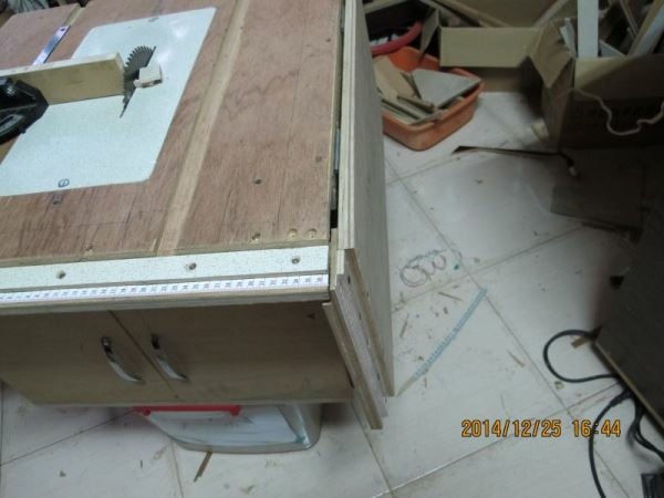 個人簡易工程-第50篇- 桌上型 輕便型 小型推鋸台 -製作