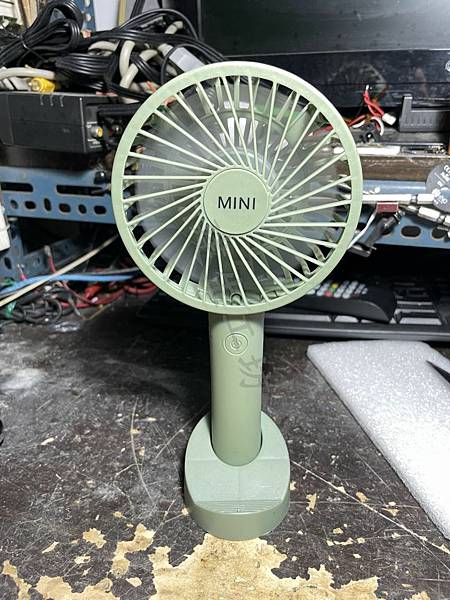 高雄 小港區 桂林 - 2手 USB 夏季 學生桌面可充電手 高雄 小港區 桂林 - 2手 USB 夏季 學生桌面可充電手