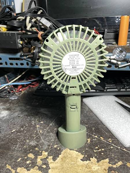 高雄 小港區 桂林 - 2手 USB 夏季 學生桌面可充電手 高雄 小港區 桂林 - 2手 USB 夏季 學生桌面可充電手