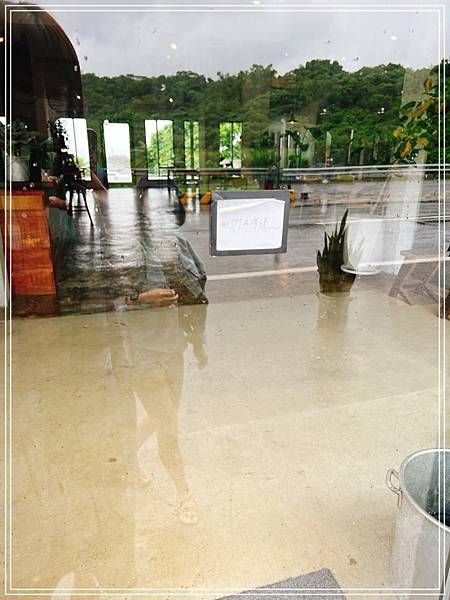 [食記] 新北三芝 我們在海邊 