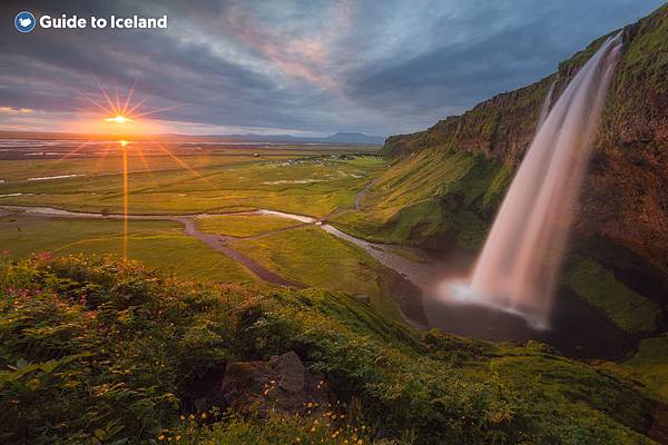 冰島塞里雅蘭瀑布(Seljalandsfoss) 