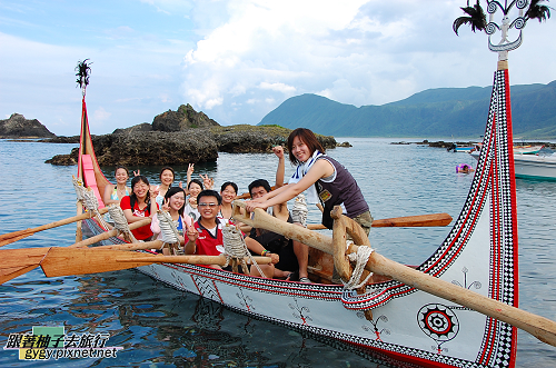 我們是第二批體驗划大船的旅客喔！