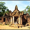 【女皇宮Banteay Srei】入口.jpg