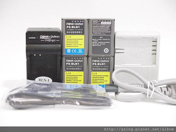 Olympus E-P5 batteries and charger