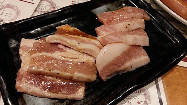 大阪　平價燒肉吃到飽「榮華亭」